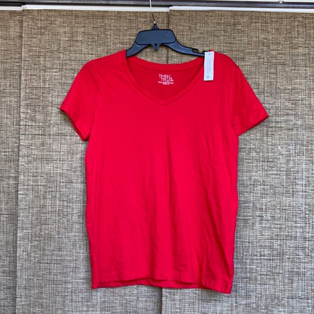 NWT red cotton v neck tee shirt